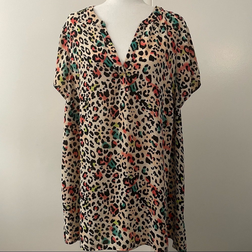 Hi-Low Tunic Georgette Watercolor Leopard - Picture 2 of 7